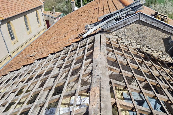 Réparation et rénovation de toiture à Beynes (78650) - Les Couvreurs de Beynes dans les Yvelines (78) Réparation et rénovation de toiture à Beynes (78650) - Les Couvreurs de Beynes dans les Yvelines (78)